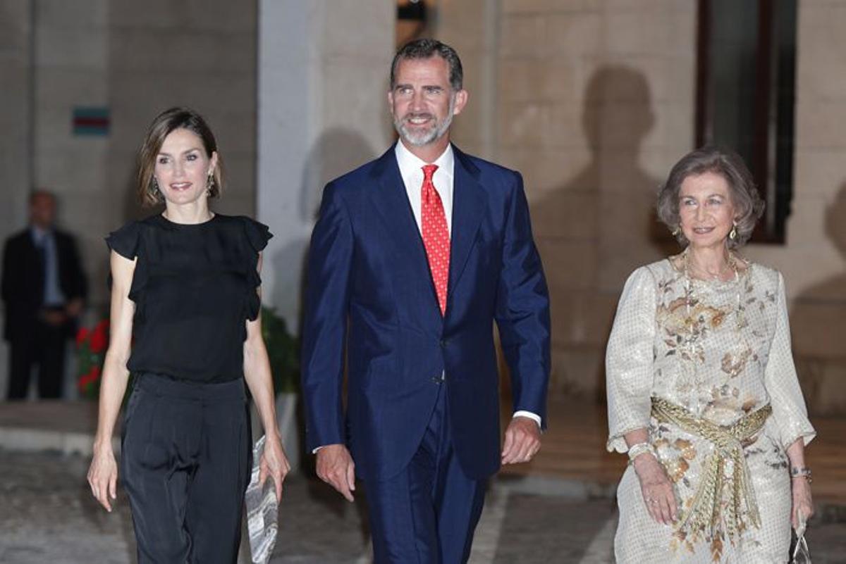 Doña Sofía acompañó a los reyes en la recepción de Mallorca