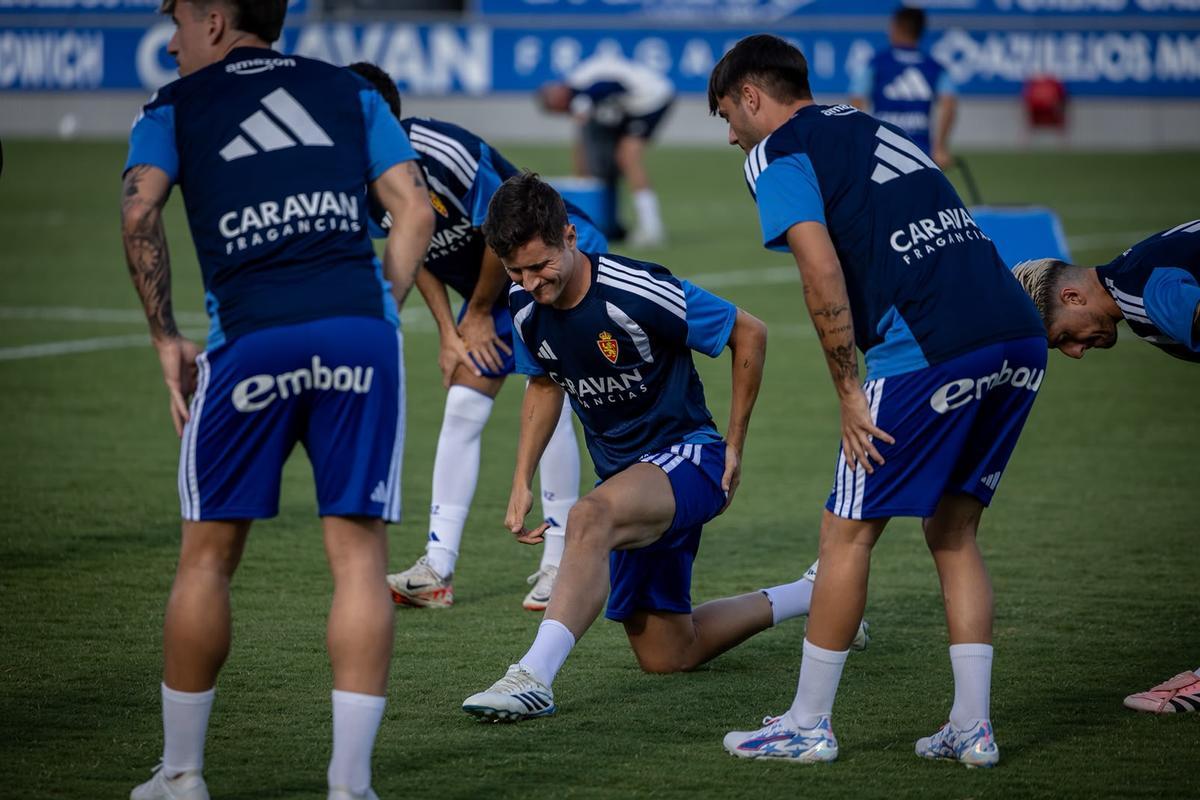 En imágenes | El Real Zaragoza remonta a la Real Sociedad B y se lleva el Trofeo Carlos Lapetra (2-1) En imágenes | El Real Zaragoza remonta a la Real Sociedad B y se lleva el Trofeo Carlos Lapetra (2-1)