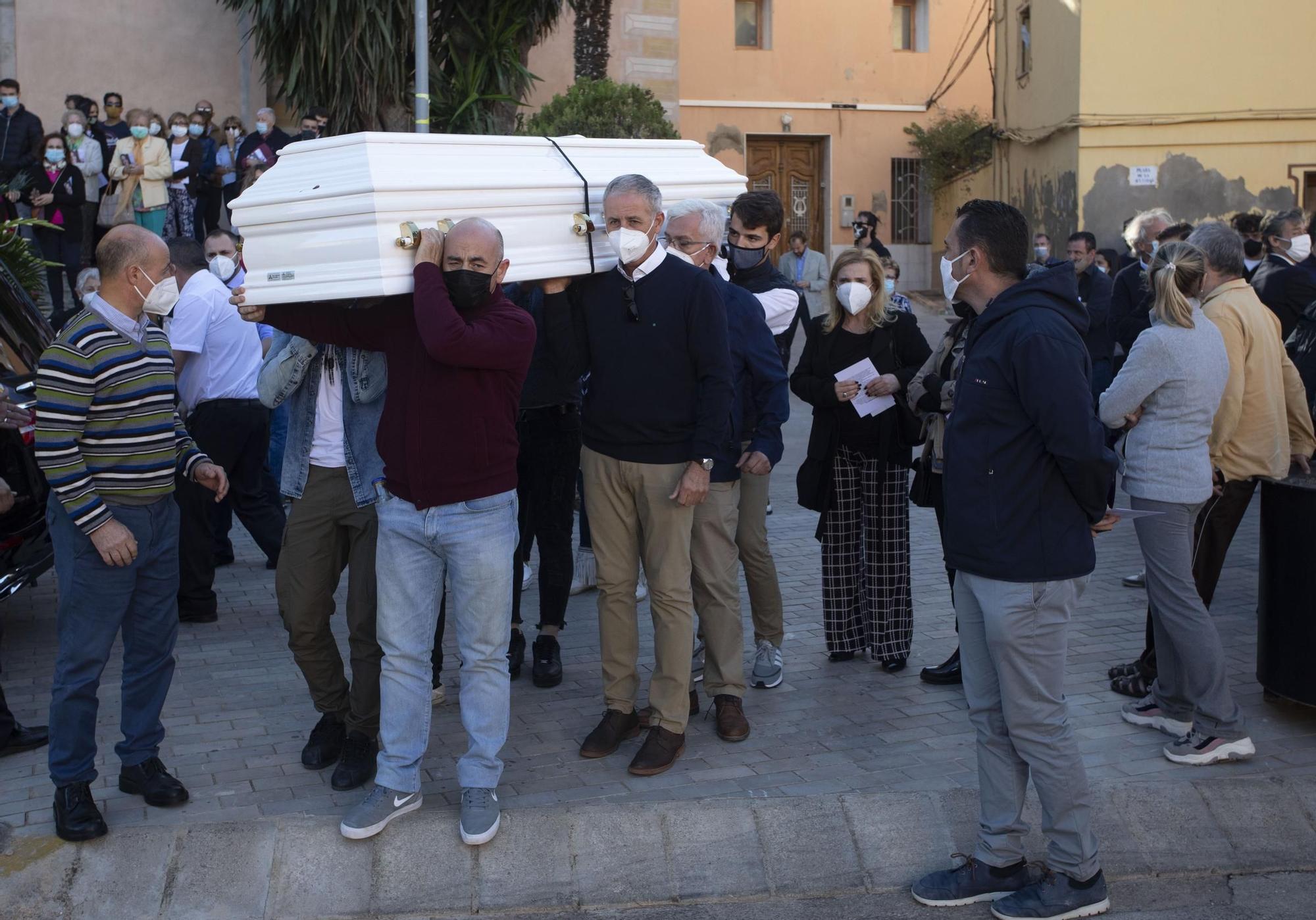 Entierro de la copiloto valenciana Laura Salvo en Gilet