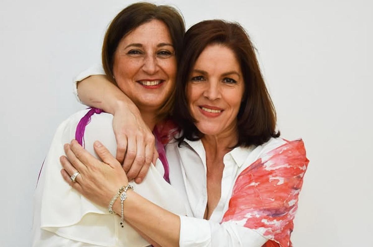 Ana Fimia Martínez y Rafi P. Martínez, creadoras cordobesas de los mantones y pañuelos en seda natural.