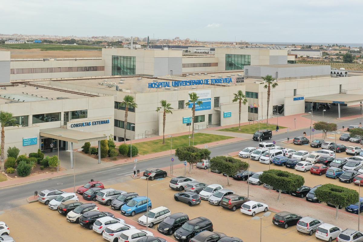 Vista aérea del Hospital Universitario de Torrevieja, en una imagen de 2021, antes de la reversión