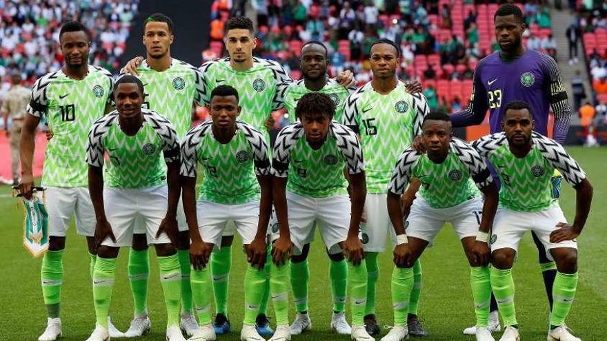 Francis, con la selección nigeriana en el amistoso contra Inglaterra del sábado.