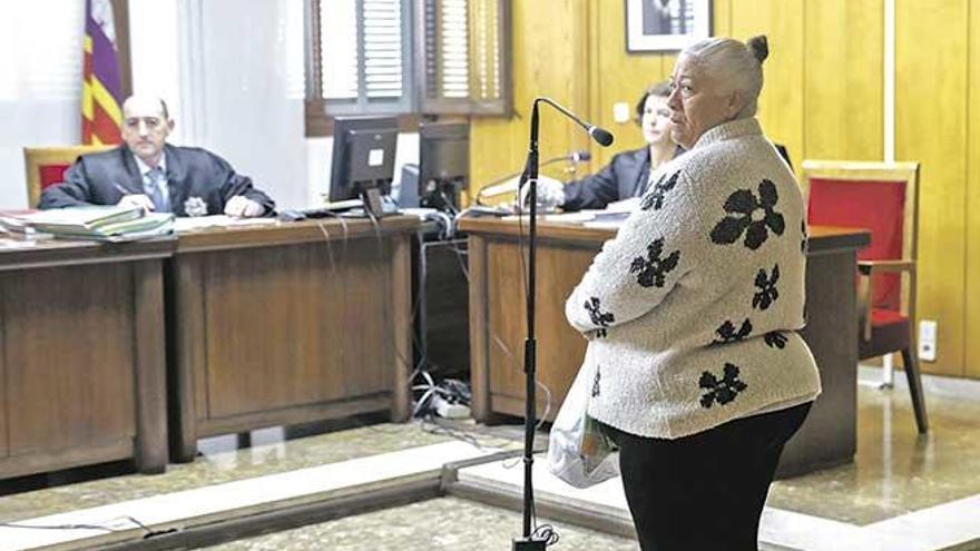 Francisca Cortés, ´La Paca´, ayer durante el juicio en el que confesó los hechos, en un juzgado de lo penal de Palma.