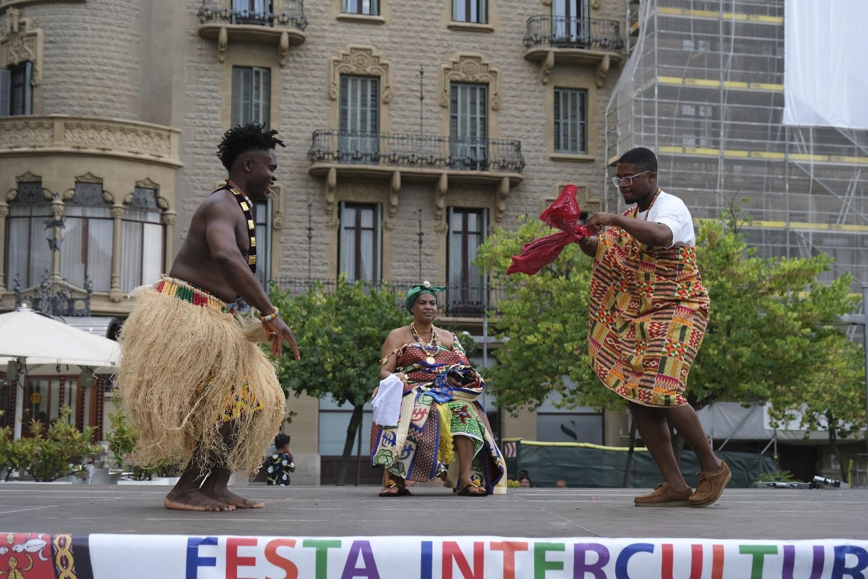 Manresa presumeix d'interculturalitat a Sant Domènec