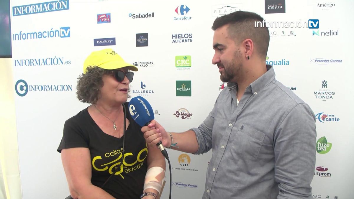 Eva Ortiz visita el Racó de Información TV en fiestas