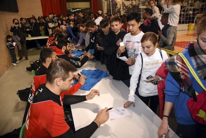 Firma de autógrafos de la selección española de balonmano