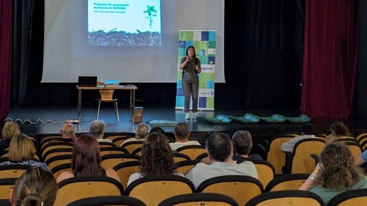 Curso sobre compostaje impartido en Outes por técnicos de Sogama