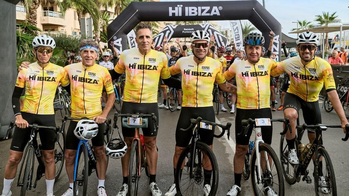Las leyendas del ciclismo español pedalearon juntos en Ibiza
