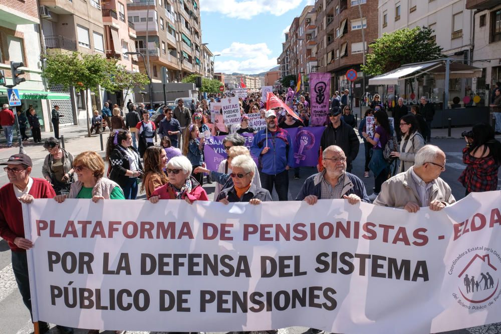 La manifestación del Primero de Mayo saca a la calle a 3.000 personas en Elche