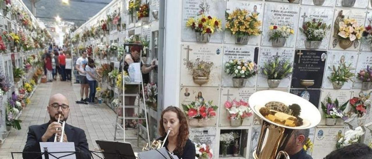 Concierto en un cementerio en una edición anterior de Los Realejos misterioso