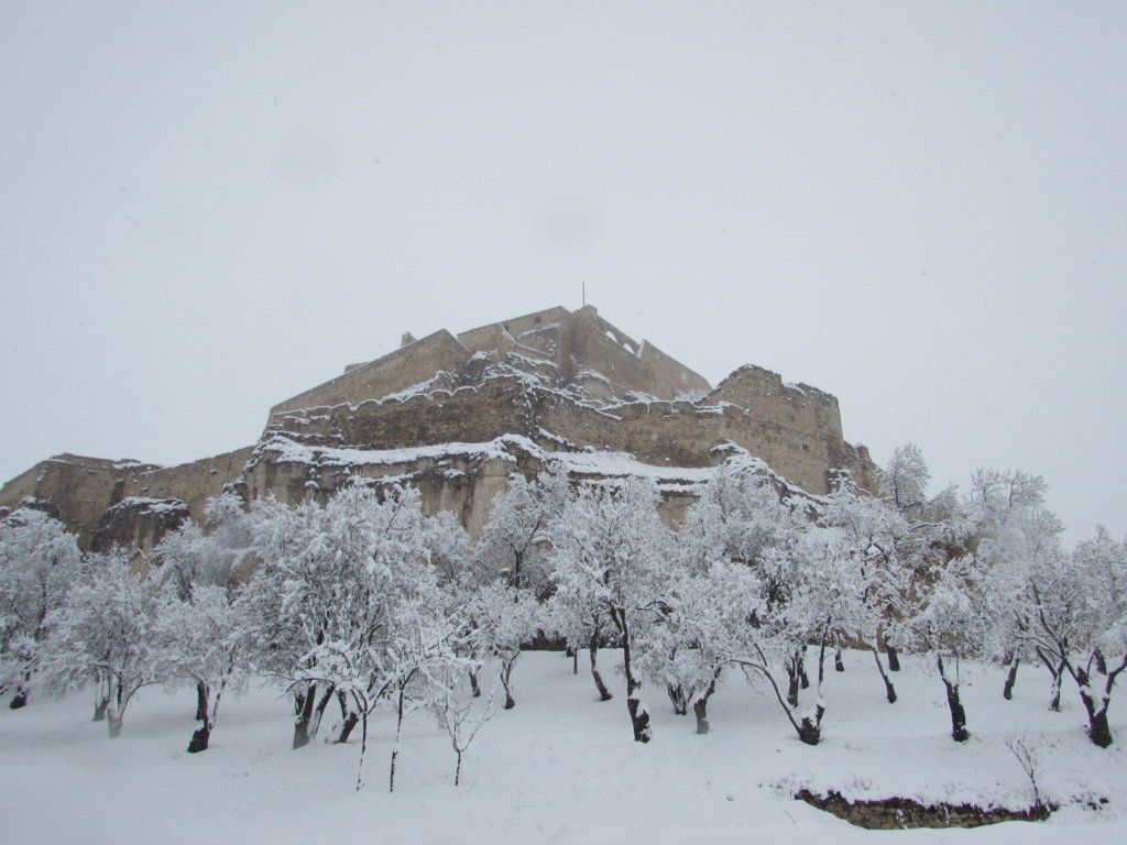 La nieve cubre Morella de blanco