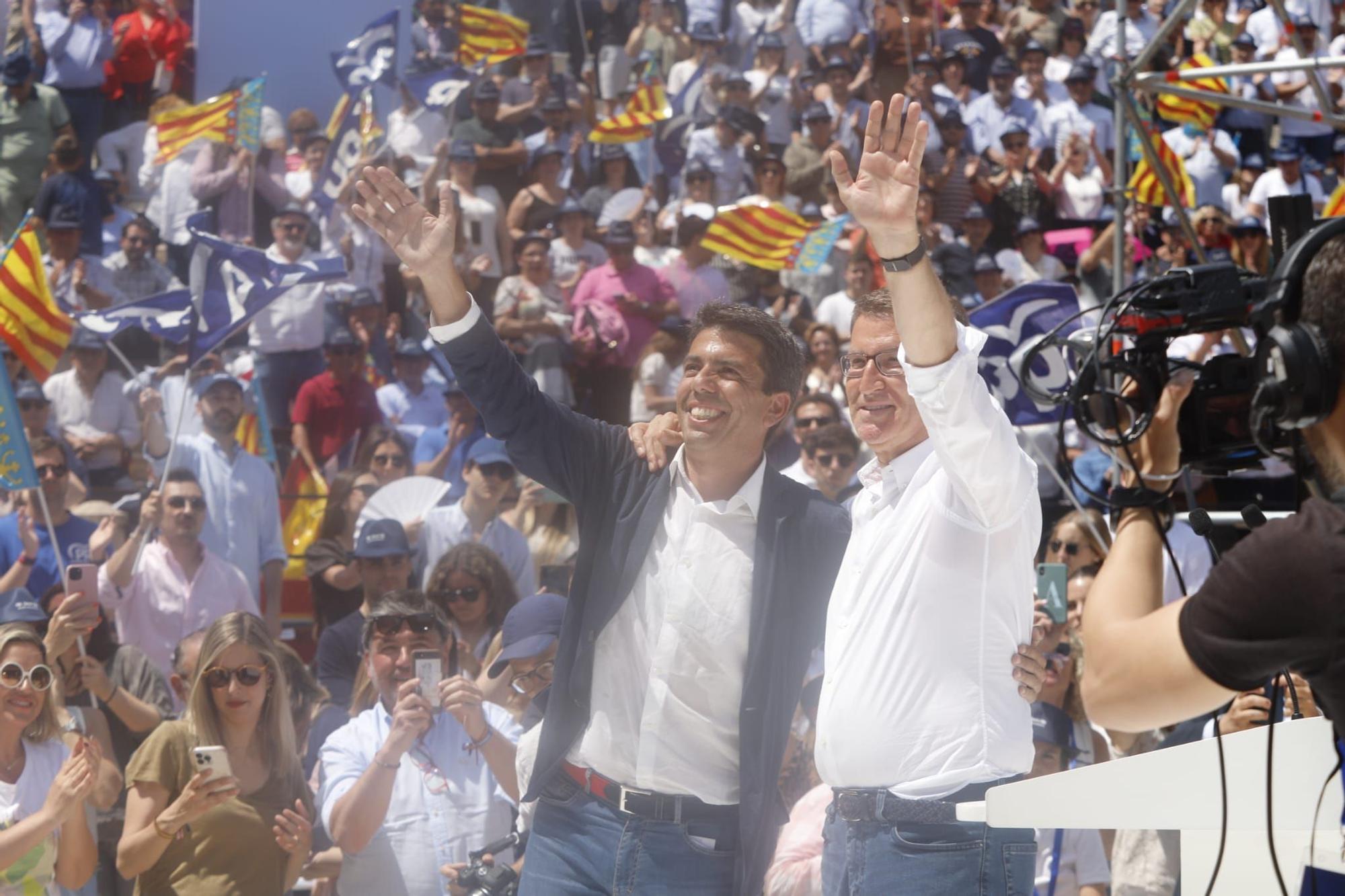 Mitin central del PPCV en la Plaza de Toros de València