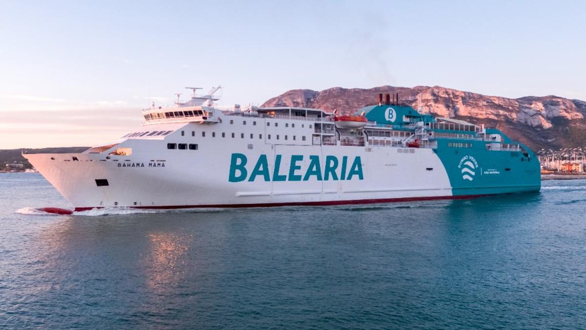 Uno de los ferrys de Baleària.