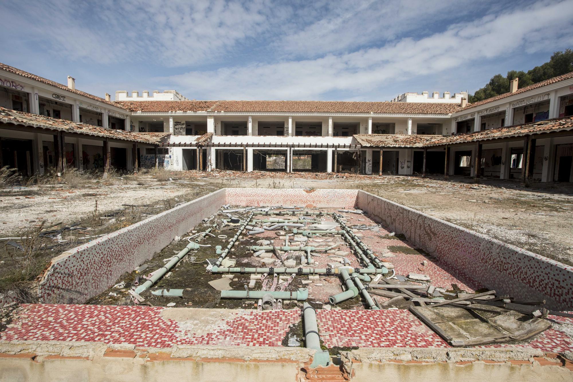 El Hotel Paraje San José de Requena: del lujo al saqueo