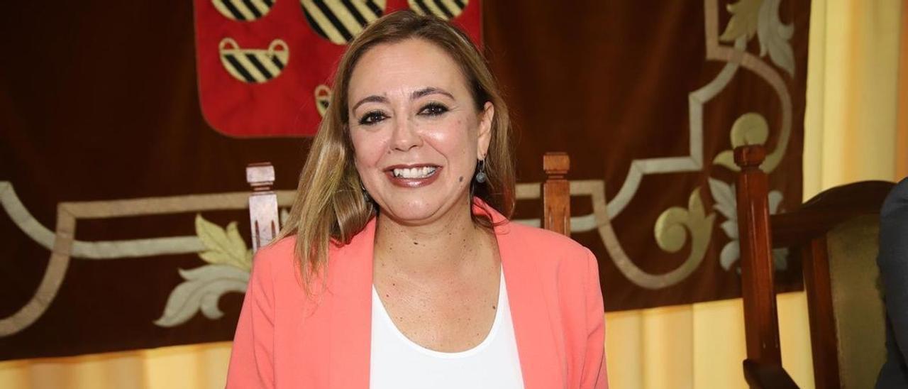 Críticas de los nacionalistas a la gestión de la presidenta de la corporación insular, María Dolores Corujo.