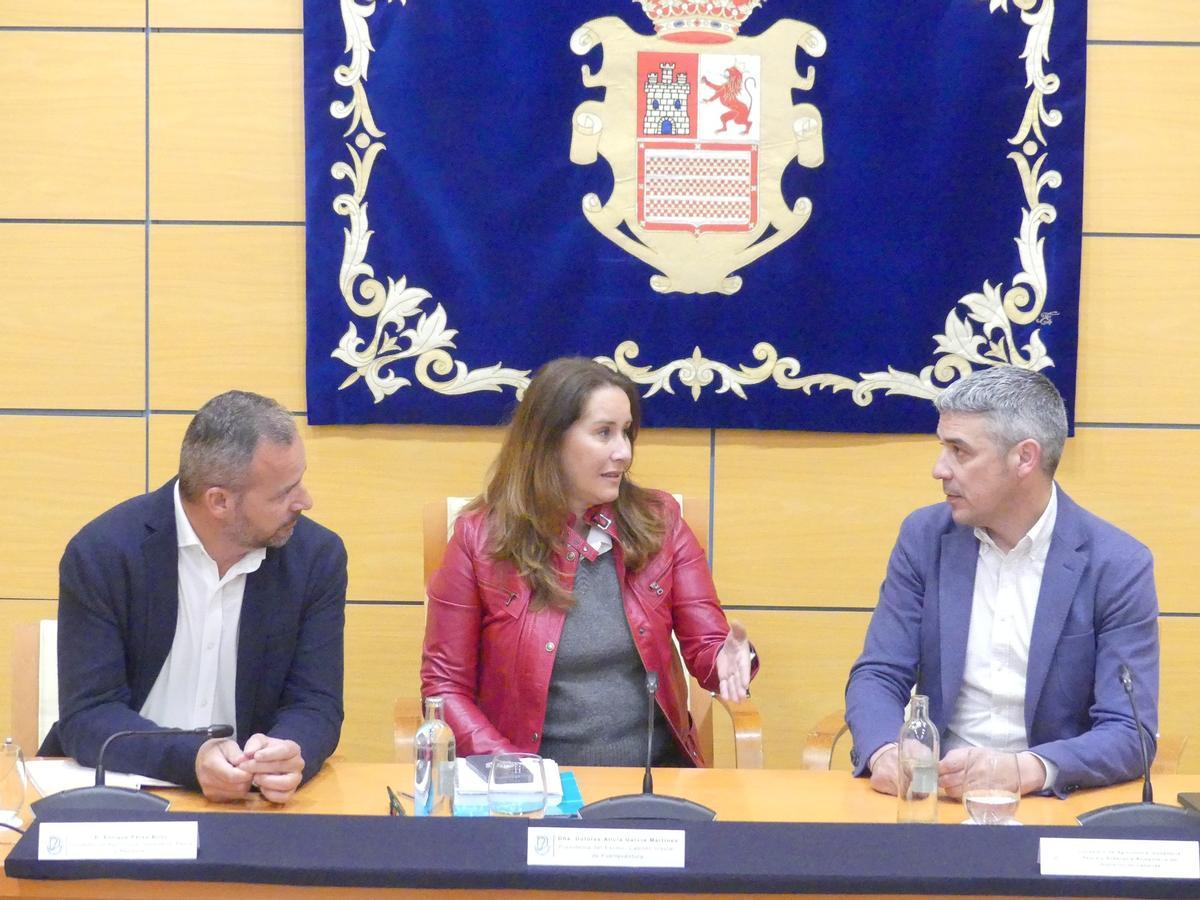 De izquierda a derecha, Enrique Pérez, Lola García y Narvay Quintero, este miércoles.