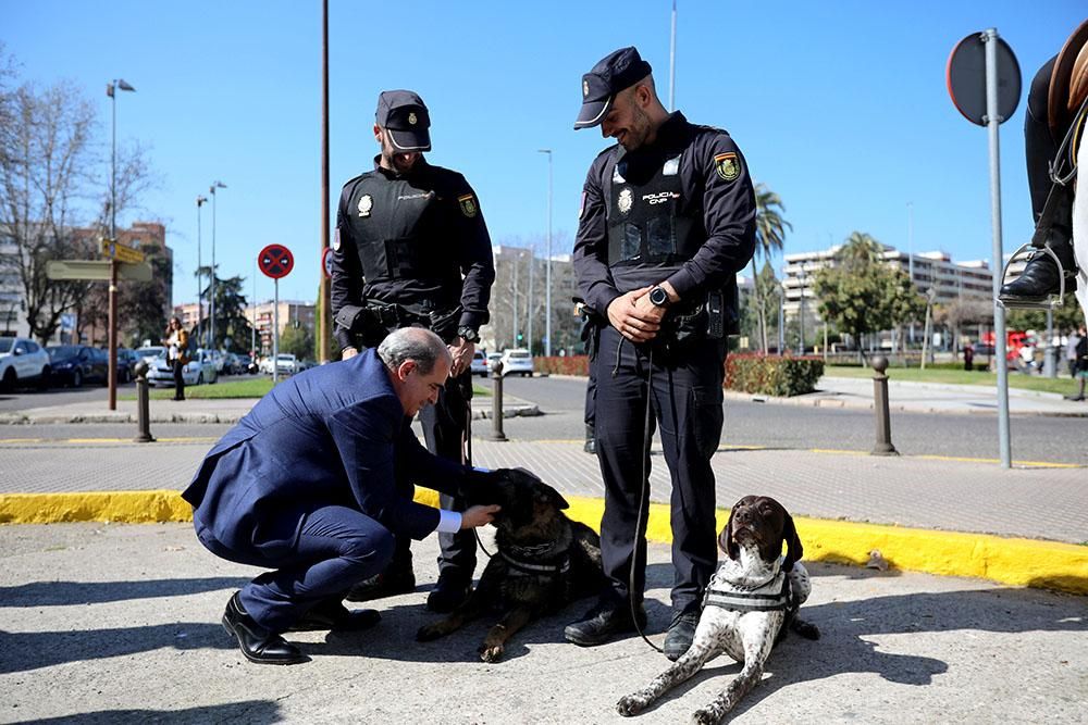 Inauguración del monolito y la plaza de la Policía Nacional