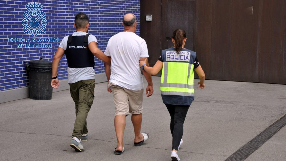 Se entrega a la Policia el presunto autor del homicidio de un ciudadano marroquí en el Raval