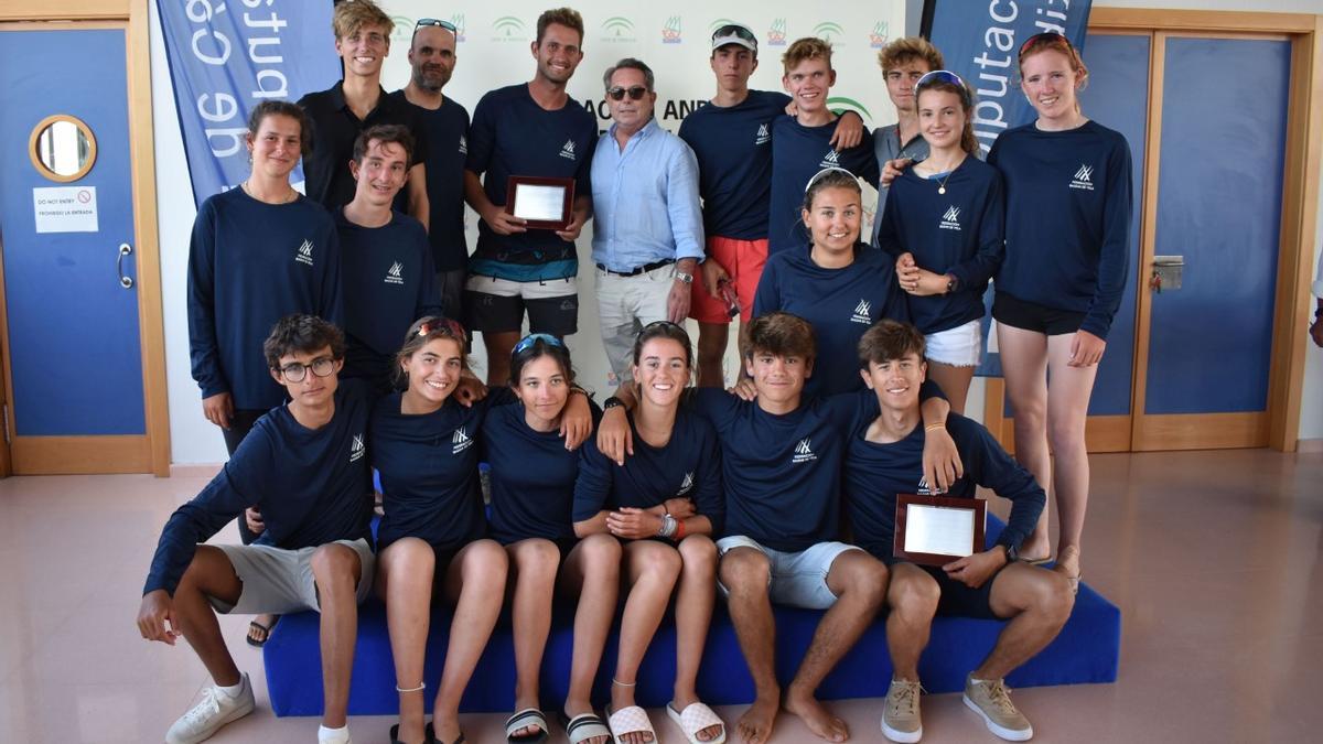 Los representantes de la Federación Balear, campeona de España por federaciones.