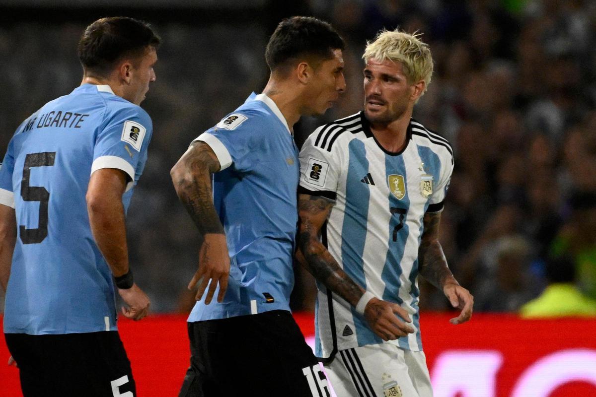 ¡Saltaron chispas! La gran tangana que 'calentó' la Bombonera ¡Saltaron chispas! La gran tangana que 'calentó' la Bombonera