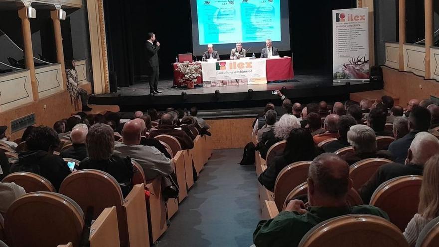 El teatro Latorre acoge la celebración de un congreso de empresa. | C. T.