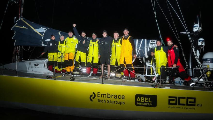 La tripulación del Brunel celebra su victoria en la novena etapa de la Volvo Ocean Race.