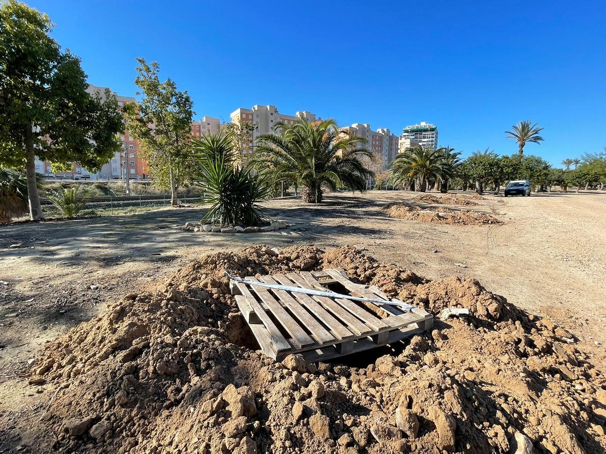 El espacio en el que se ubicarán las melias en la Playa de San Juan, preparado para el traslado.