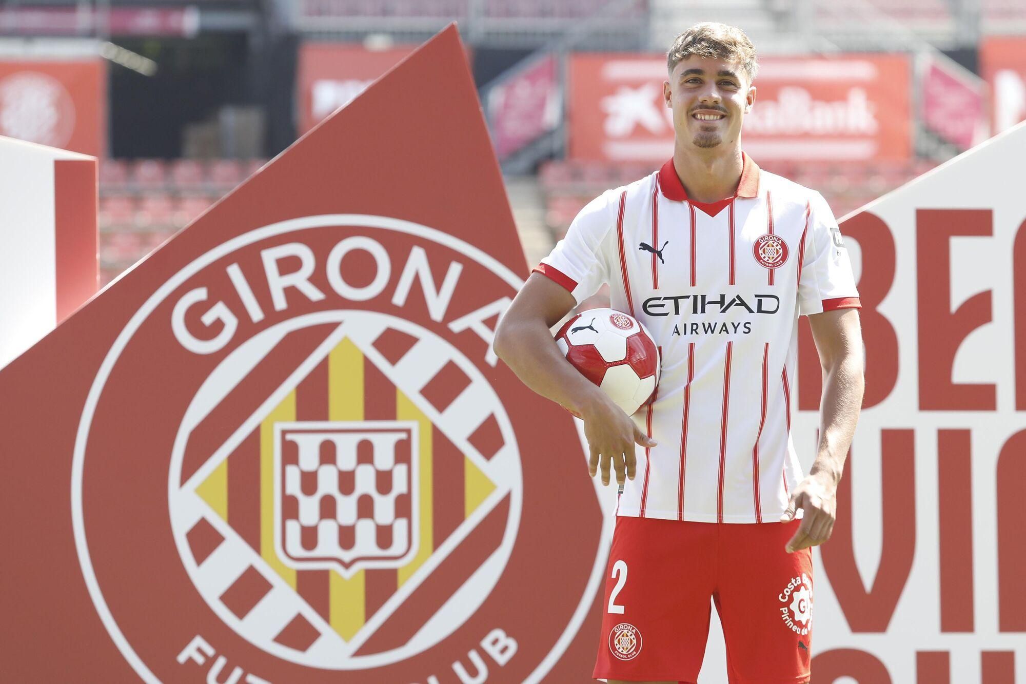 Girona. Estadi de Montilivi. Presentacio Hugo Rincon nou jugador del Girona FC.