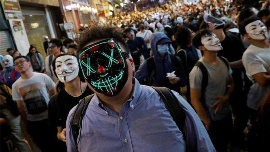 La justicia en Hong Kong aprueba bloquear mensajes que inciten a la violencia