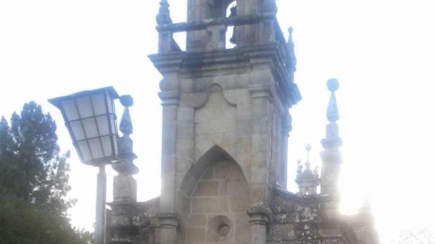 Iglesia de San Salvador de Manín ubicada en el pueblo de Compostela, su tercera ubicación. // FdV