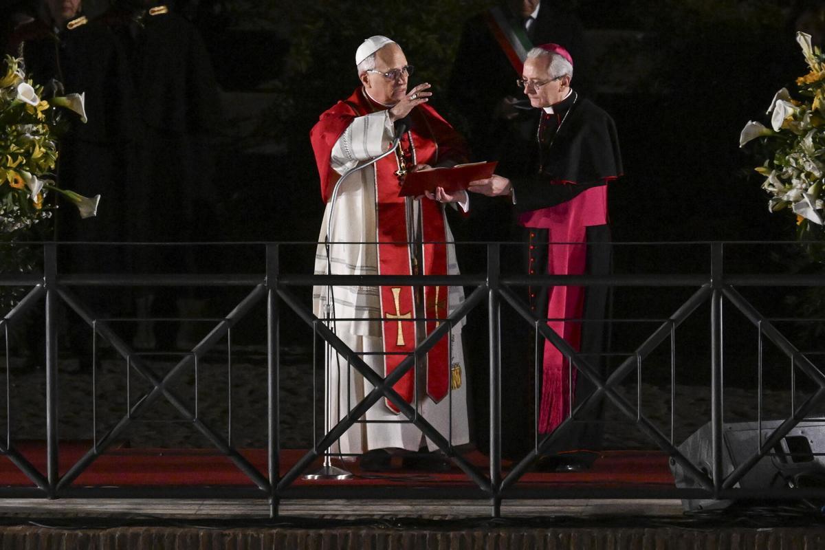 Las imágenes del primer Vía Crucis del pontificado del Papa León XIV.
