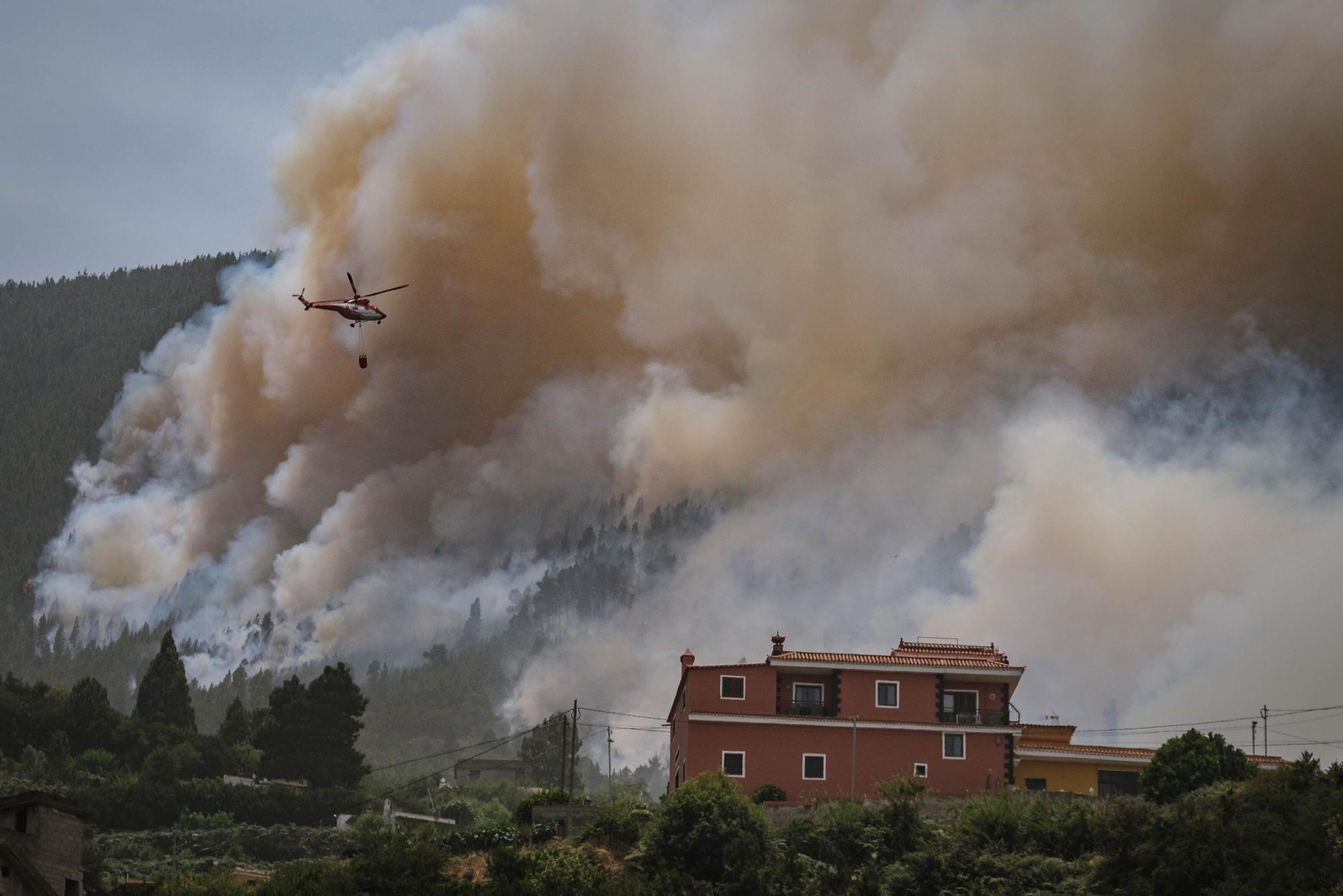 El incendio declarado en Los Realejos el pasado jueves afecta ya a cuatro municipios