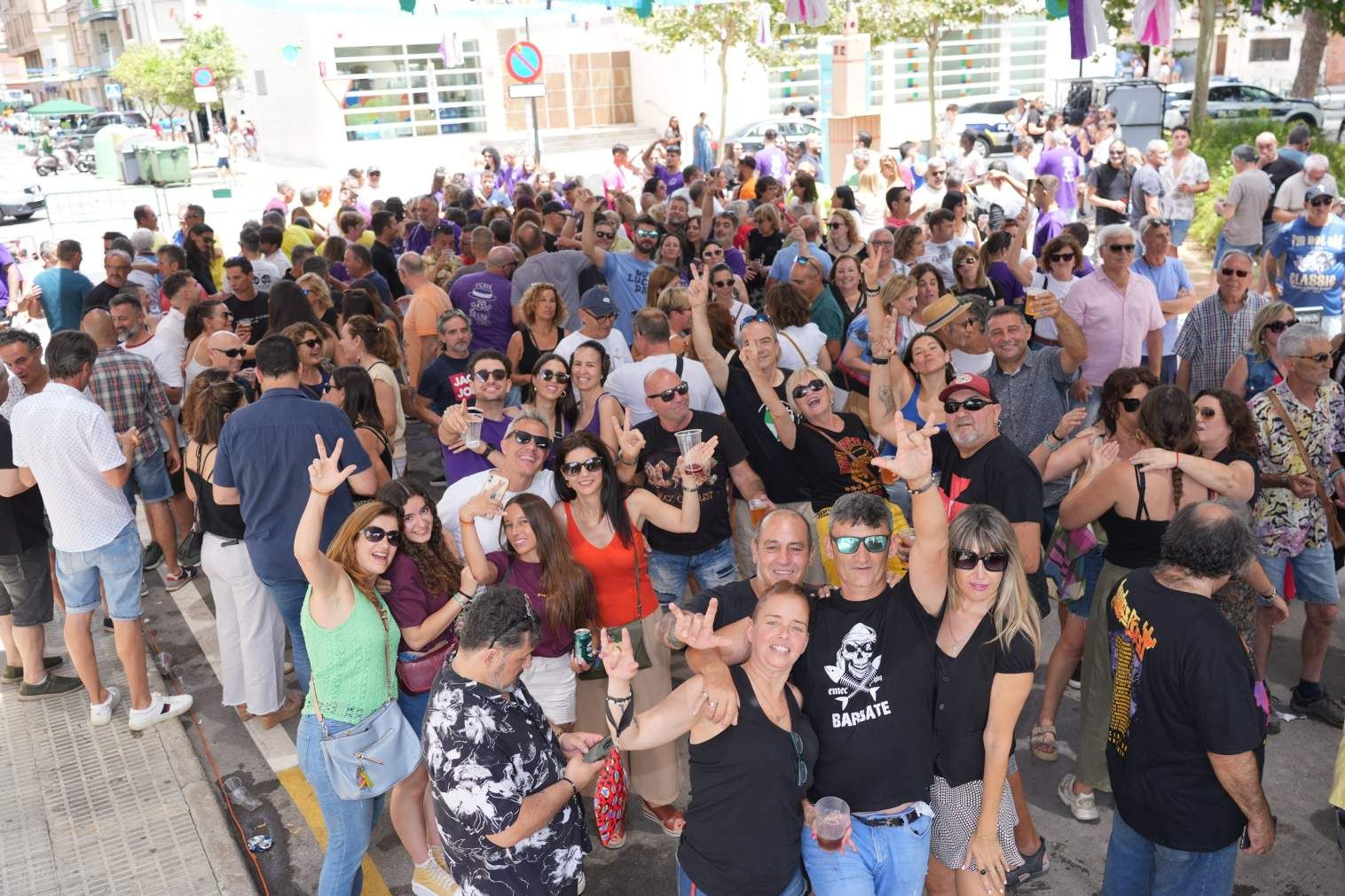 El Grau da inicio a las fiestas de Sant Pere con pólvora, bous y música