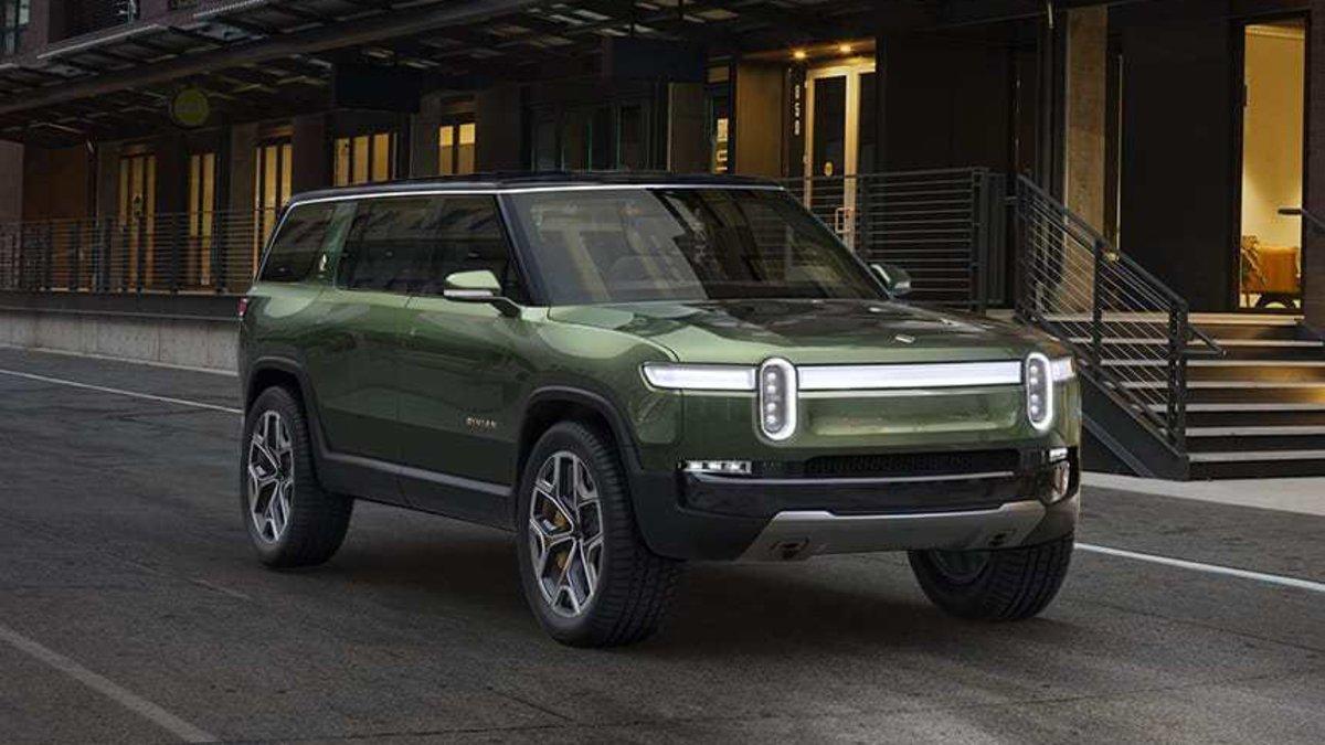 Rivian R1S.