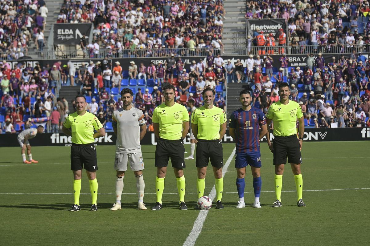 Eldense-Castellón: El Eldense sale malherido del vendaval (2-3)