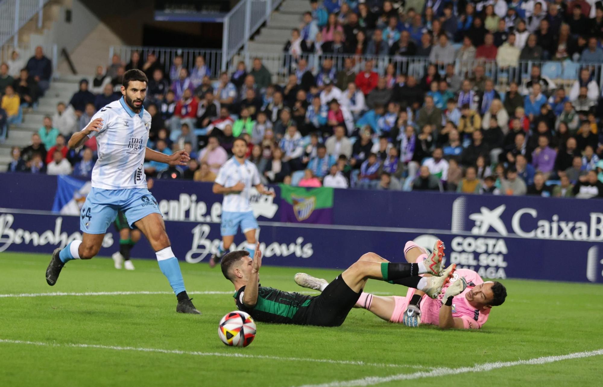 Málaga CF - Córdoba CF | Las imágenes del partido en La Rosaleda