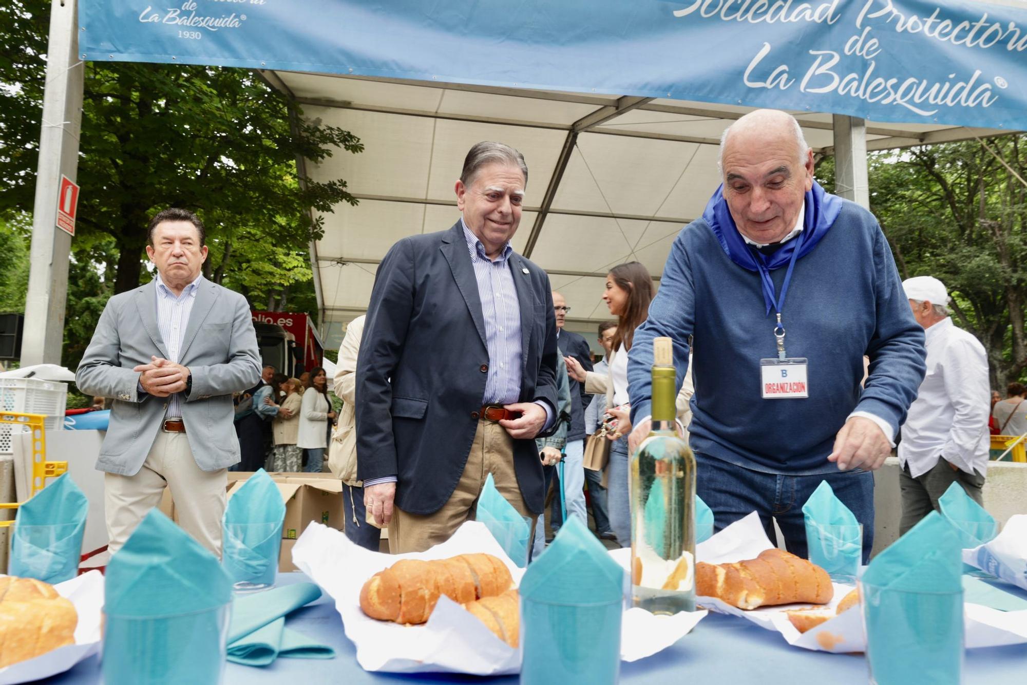 EN IMÁGENES: Así vive Oviedo su fiesta de Martes de Campo