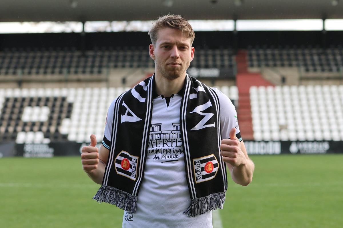 El nuevo delantero del Mérida, este martes en el Romano.