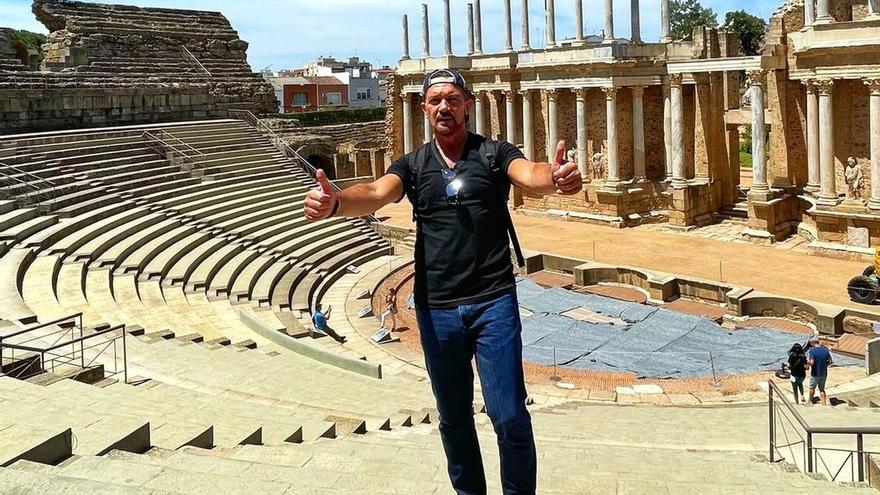 El actor Antonio Banderas conoce los encantos del Teatro Romano de Mérida