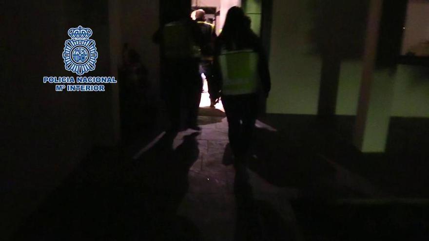 La Policía Nacional detiene a 11 personas vinculadas con la gestión de las clínicas iDental