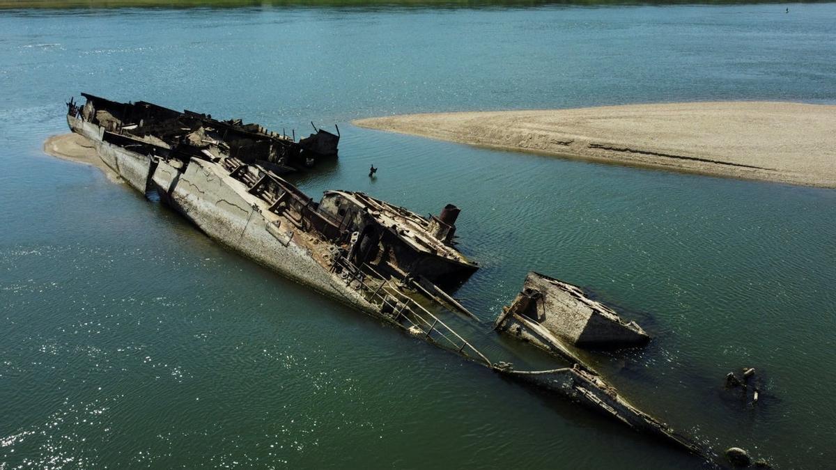 DANUBIO SEQUÍA | La sequía desvela el pasado sumergido del Danubio: desde embarcaciones de la II Guerra Mundial hasta un mamut de hace 10.000 años