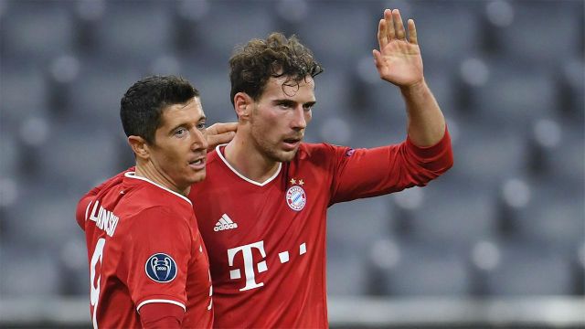 Goretzka, celebrando un gol junto a Robert Lewandowski