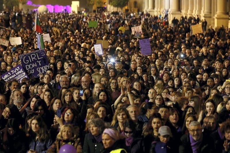 Fotogalería del 8-M en Zaragoza