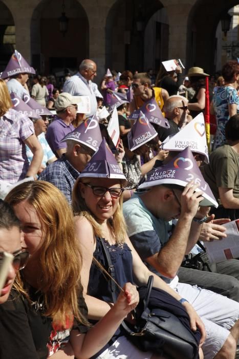 Alberto Garzón en un mitin de Unidos Podemos en la Plaza Mayor de Gijón