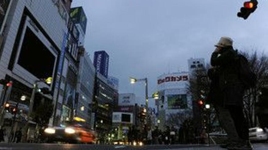 Japón alerta del riesgo de un gran apagón en Tokio este jueves
