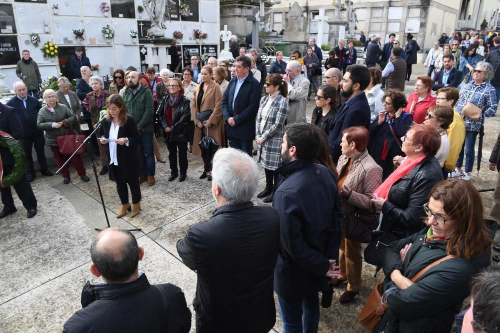 Ofrenda floral en San Amaro por el Día Difuntos