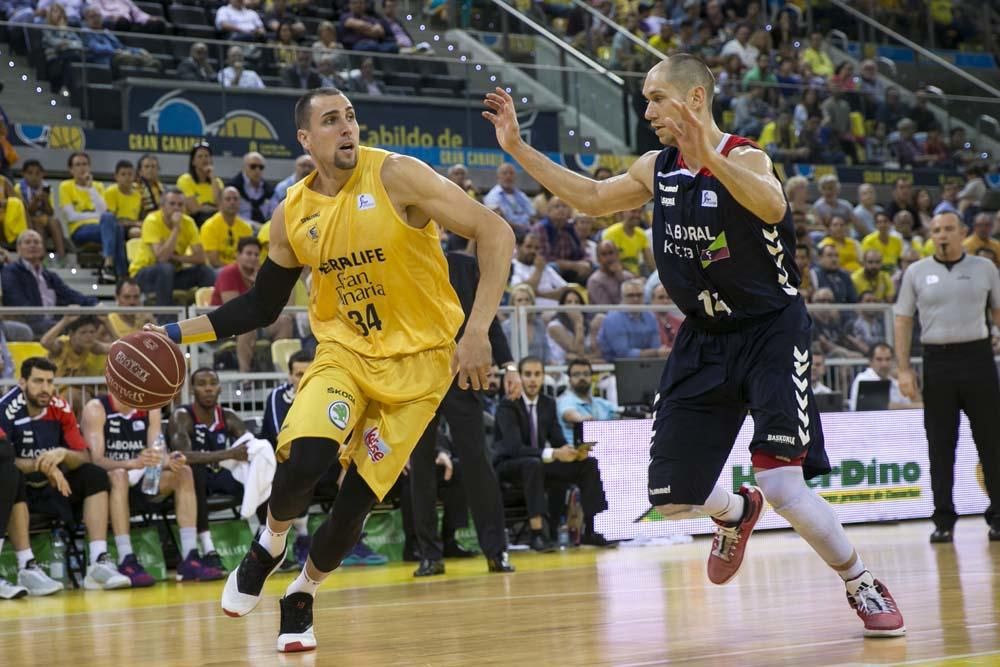 Herbalife Gran Canaria 93 - 87 Laboral Kutxa