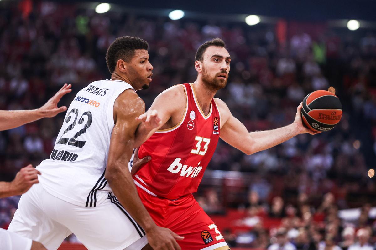 79-69. El Olympiacos remonta a un Real Madrid que no funciona a domicilio