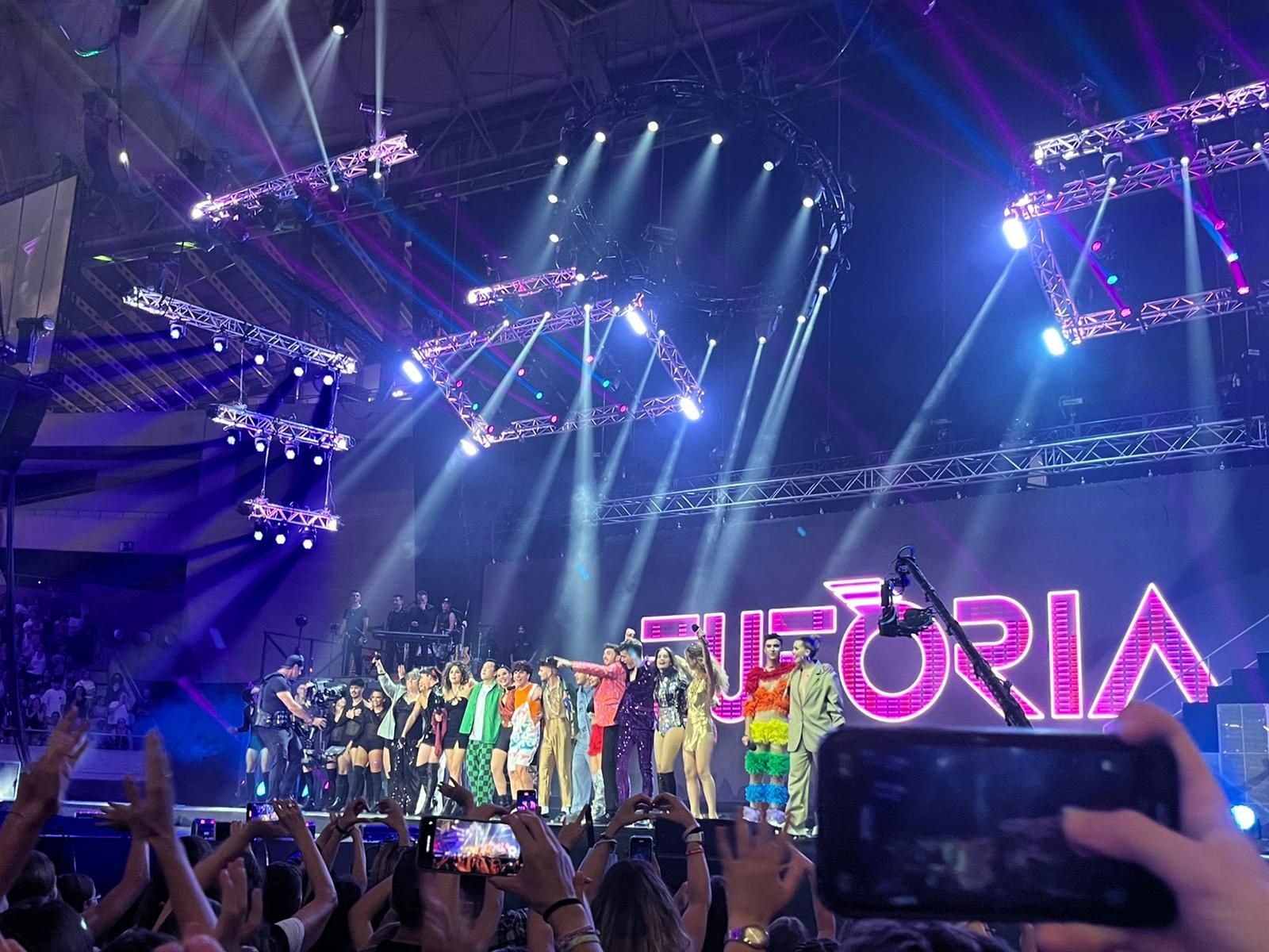 Els 16 concursants de la primera edició d'Eufòria al Palau Sant Jordi