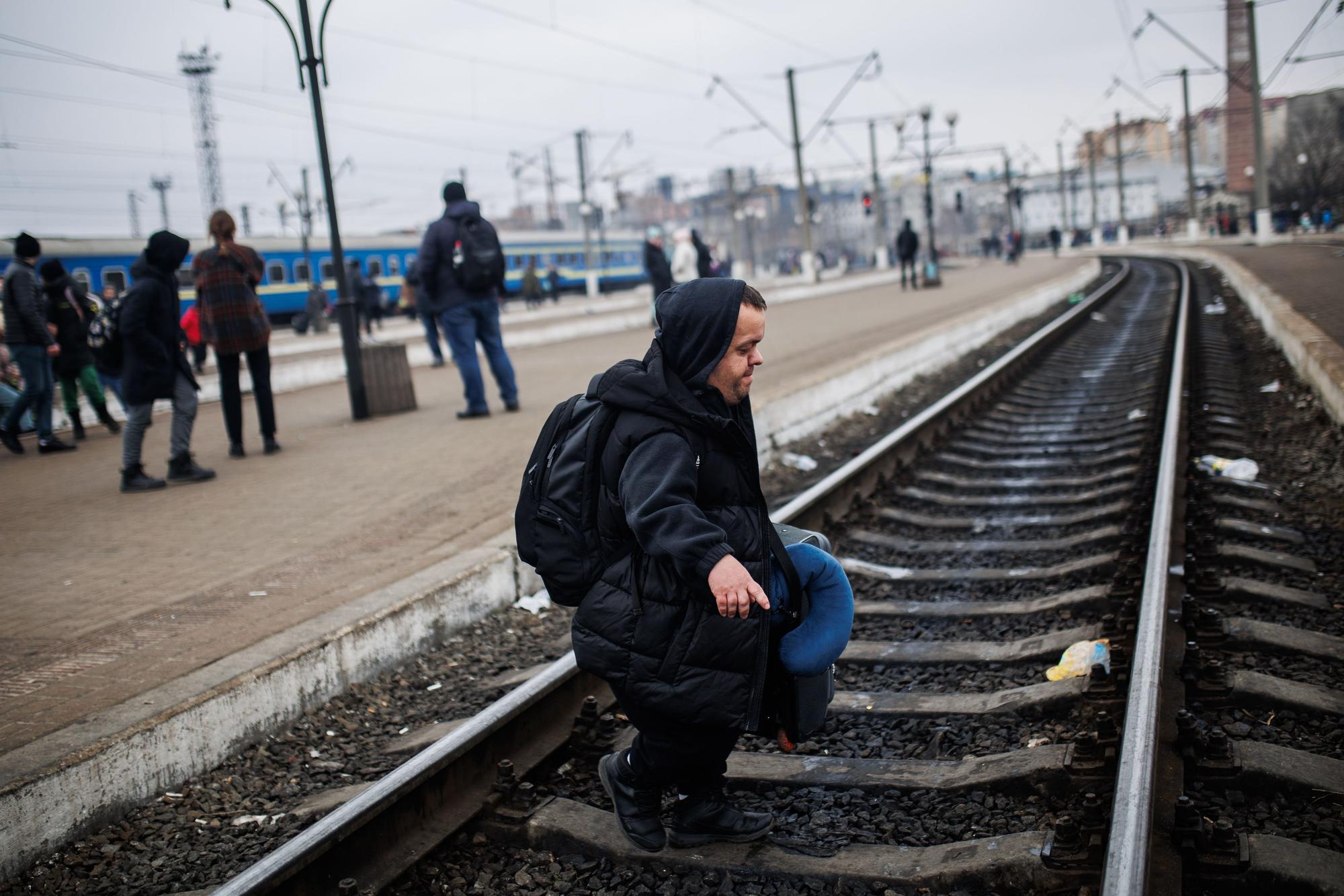 Guerra en Ucrania | El andén número 5 de la estación de Livl, la vía de escape para miles de ucranianos